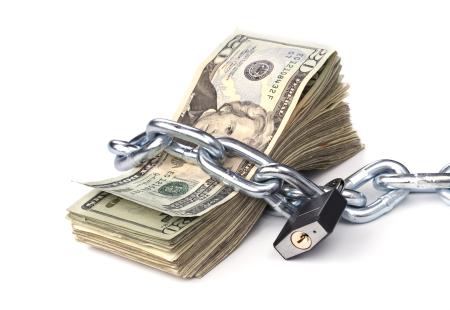 chained-up-money-2021-08-26-15-26-32-utc.jpg