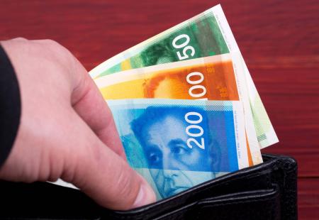 banknotes-from-israel-in-a-black-wallet-2021-09-02-23-14-10-utc.jpg