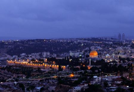 night-falls-over-jerusalem-city-2021-10-27-18-08-36-utc.jpg