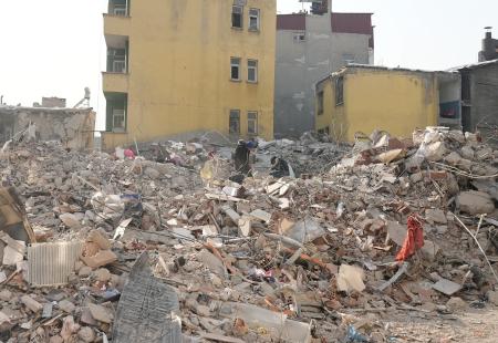 2023-02-13T142532Z_1_LYNXMPEJ1C0MQ_RTROPTP_4_TURKEY-QUAKE-LOSS-EA3.JPG