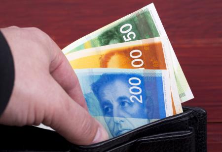 banknotes-from-israel-in-a-black-wallet-2021-09-02-23-14-10-utc.jpg