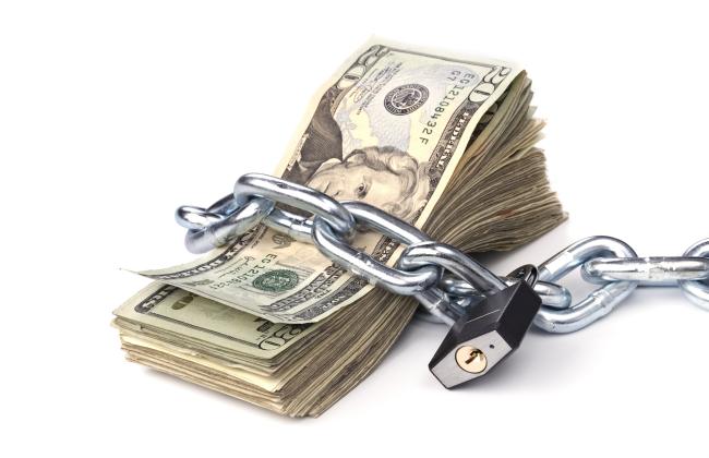 chained-up-money-2021-08-26-15-26-32-utc.jpg