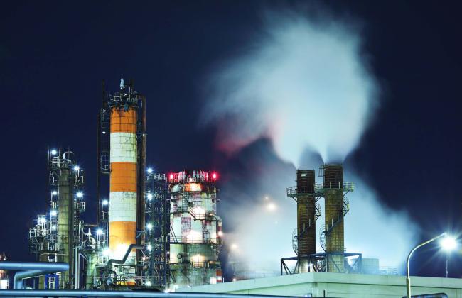 oil-and-gas-refinery-at-night-2021-08-31-11-31-21-utc.jpg