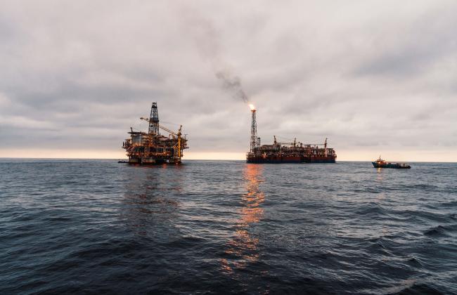 fpso-tanker-vessel-near-oil-rig-platform-offshore-2021-09-03-22-27-57-utc.jpg