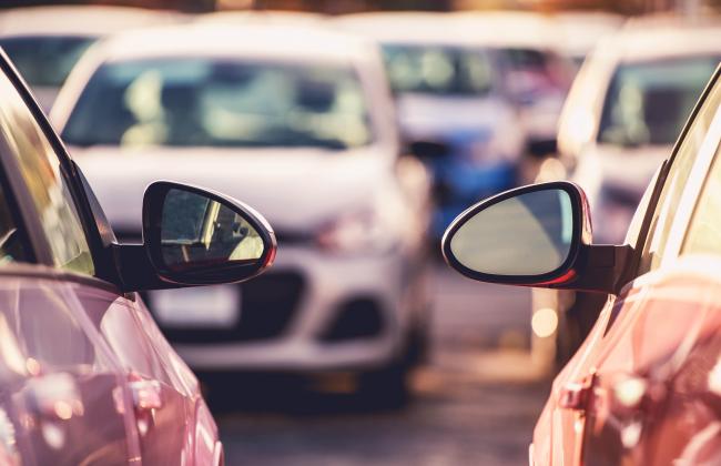 cars-side-by-side-parking-2022-02-02-05-05-47-utc.jpg