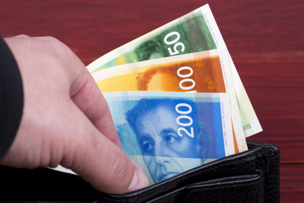 banknotes-from-israel-in-a-black-wallet-2021-09-02-23-14-10-utc.jpg